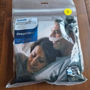 New Philips Respironics dream wear gel pillows mask cushion size small 1125018
